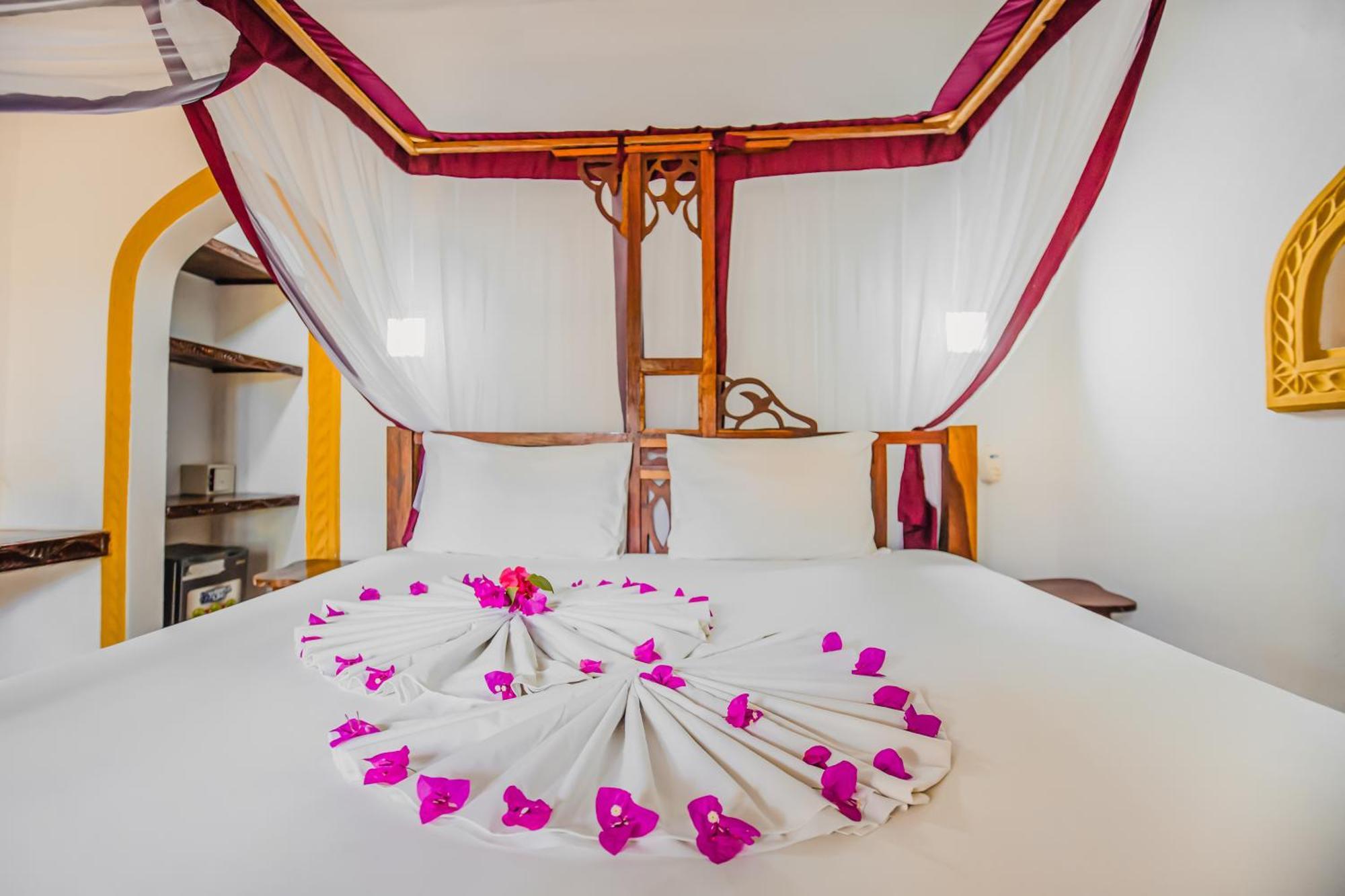 AHG Waridi Beach Resort&SPA Pwani Mchangani Esterno foto