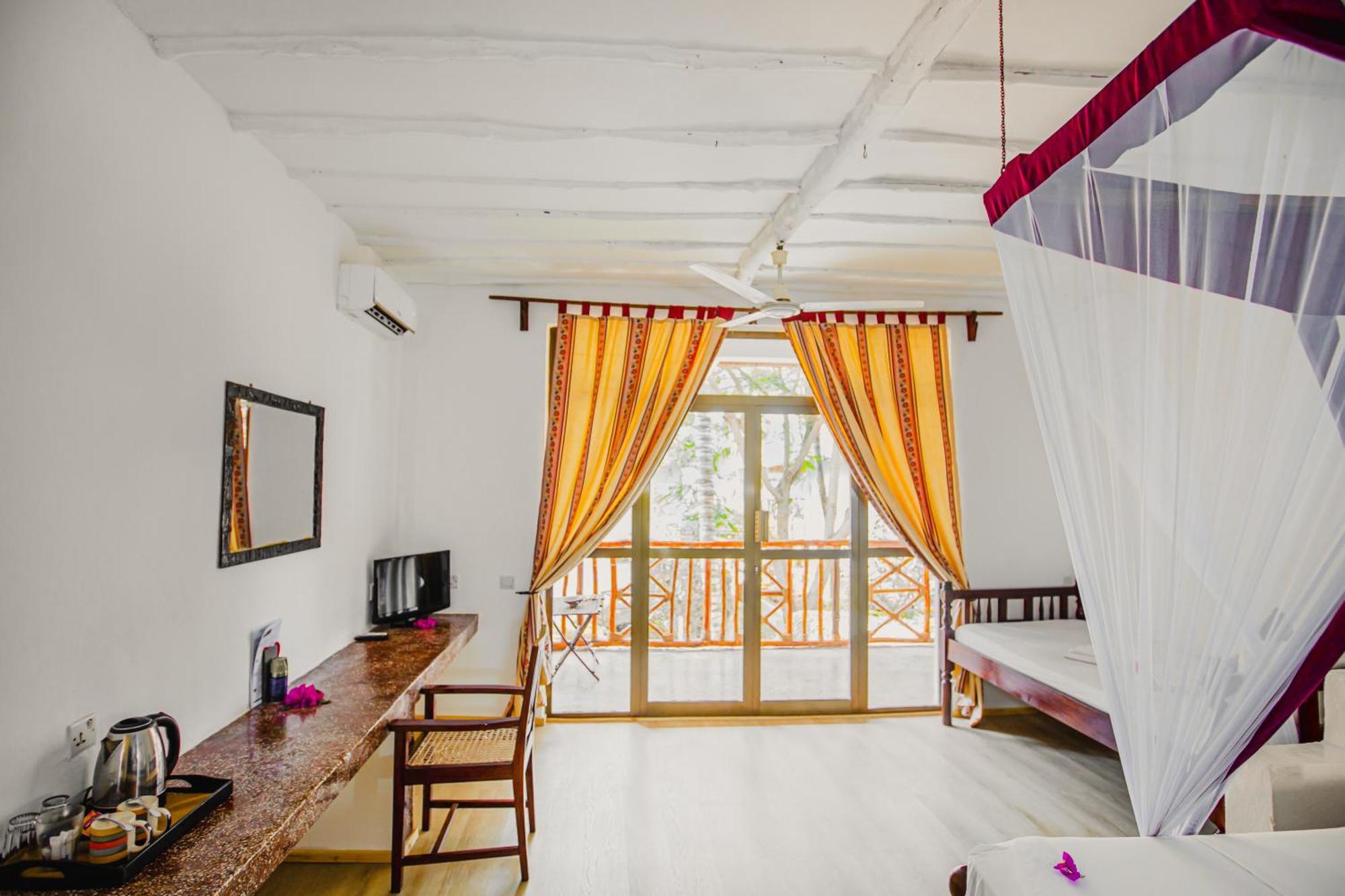 AHG Waridi Beach Resort&SPA Pwani Mchangani Esterno foto