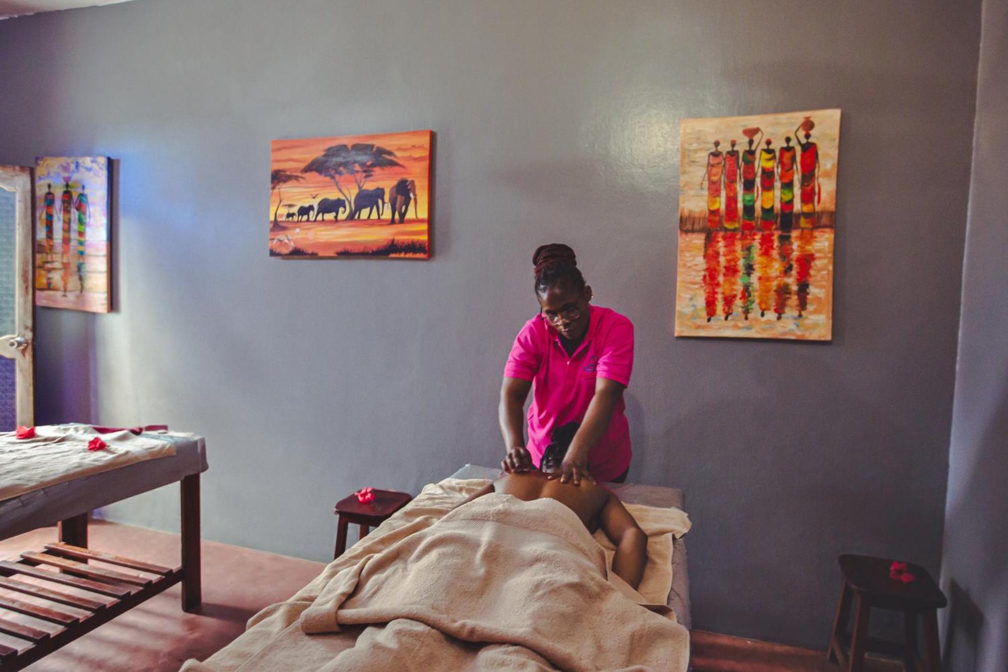 AHG Waridi Beach Resort&SPA Pwani Mchangani Esterno foto