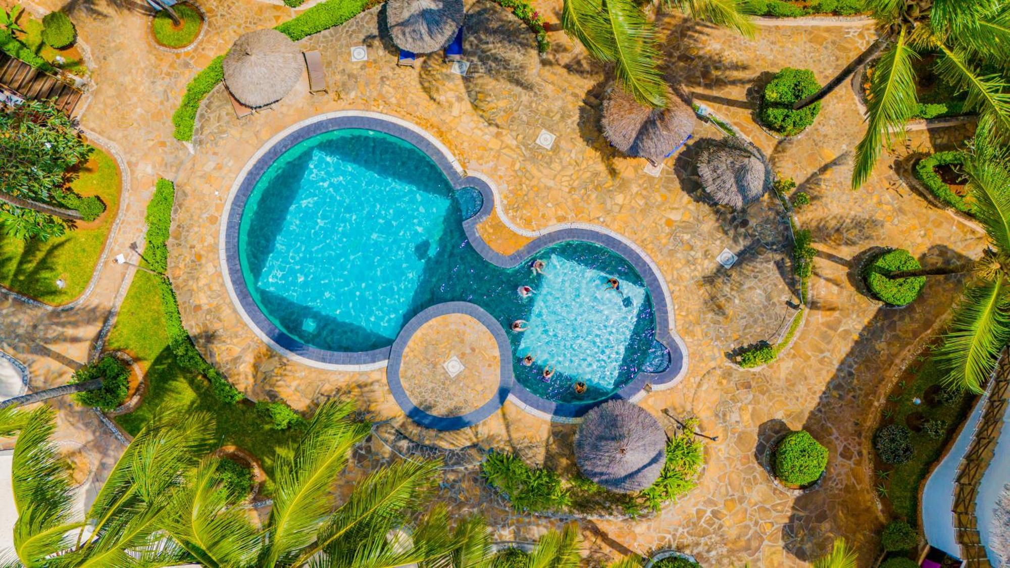 AHG Waridi Beach Resort&SPA Pwani Mchangani Esterno foto