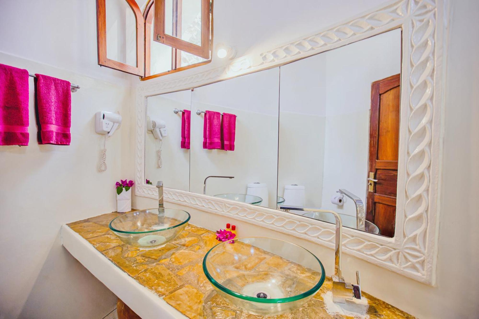 AHG Waridi Beach Resort&SPA Pwani Mchangani Esterno foto