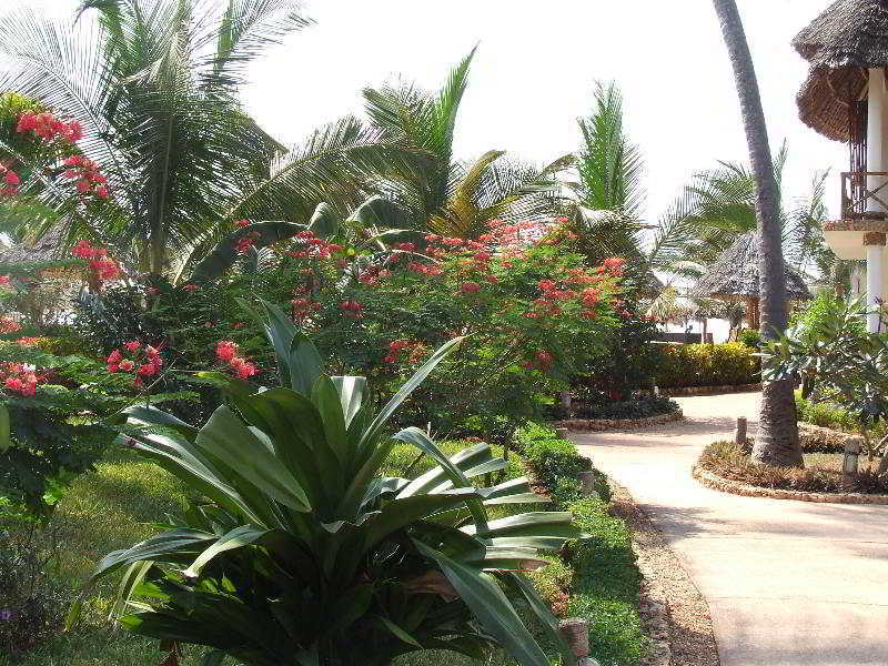 AHG Waridi Beach Resort&SPA Pwani Mchangani Esterno foto